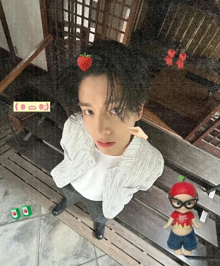 kakak sayang, boleh pinjem hpnya buat nonton anime? 🥺