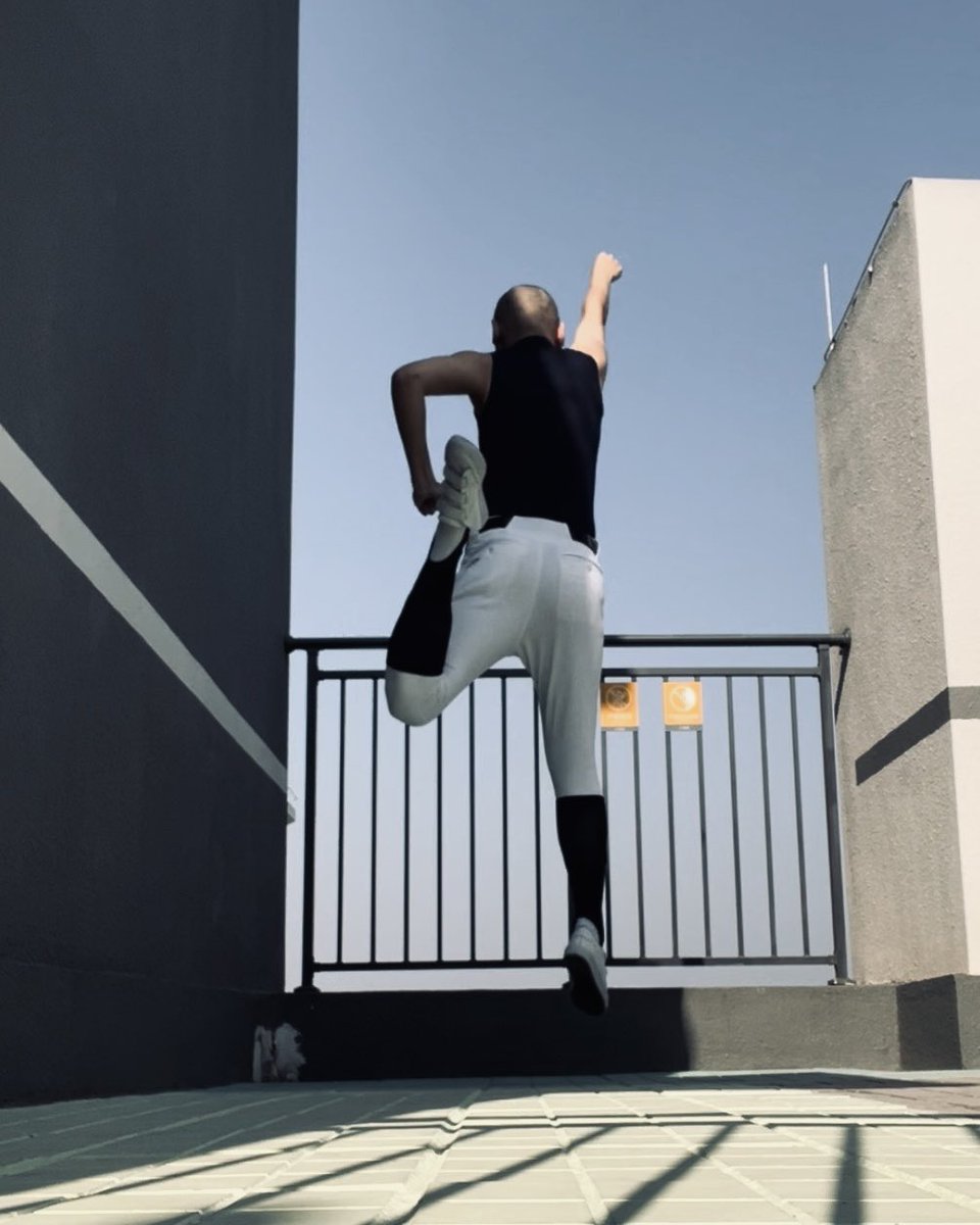 ZebraSpidey's tweet image. 到天台上拍拍