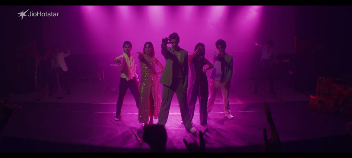 Just wanted to check what is the hype all about, and ngl.. 
achhaa show banaya hai..
Plus the songs are cherry on the Top
#HaiJunoon #HaiJunoonOnJioHotstar