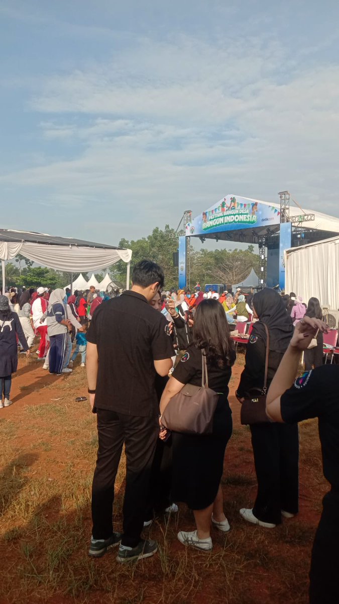 imaniyah13's tweet photo. #TPPBersamaMenteriDesa

Deklarasi gerakan desa peduli sampah

#TPPBersamaMenteriDesa

@prabowo
@YandriSusanto27
@ArizaPatria
@taufikmadjid71
@kemendespdt
@bpsdmkemendesa https://t.co/kEv1rin2ab
