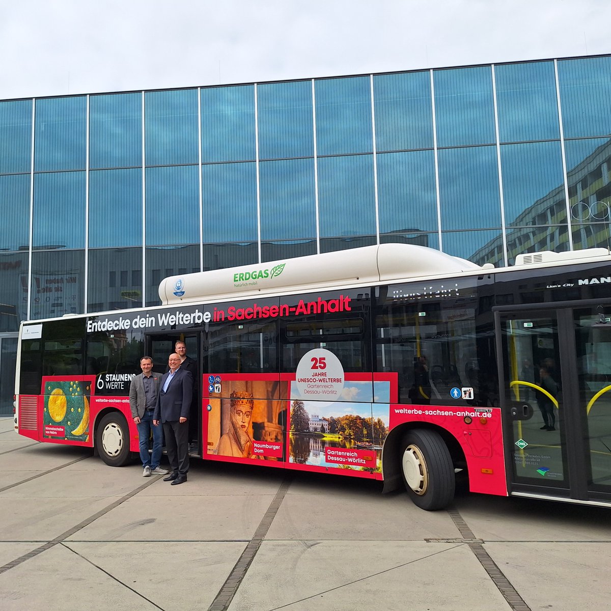 Erster STAUNENSWERTE-Bus heute in Dessau vorgestellt – pünktlich vor dem #Museumstag am kommenden Sonntag. Weitere Städte folgen.

Warum Dessau? Hier wird geiert 2025: „100 Jahre Bauhaus in Dessau“ – so ist das UNESCO-Welterbe noch sichtbarer.

Mehr: welterbe-sachsen-anhalt.de