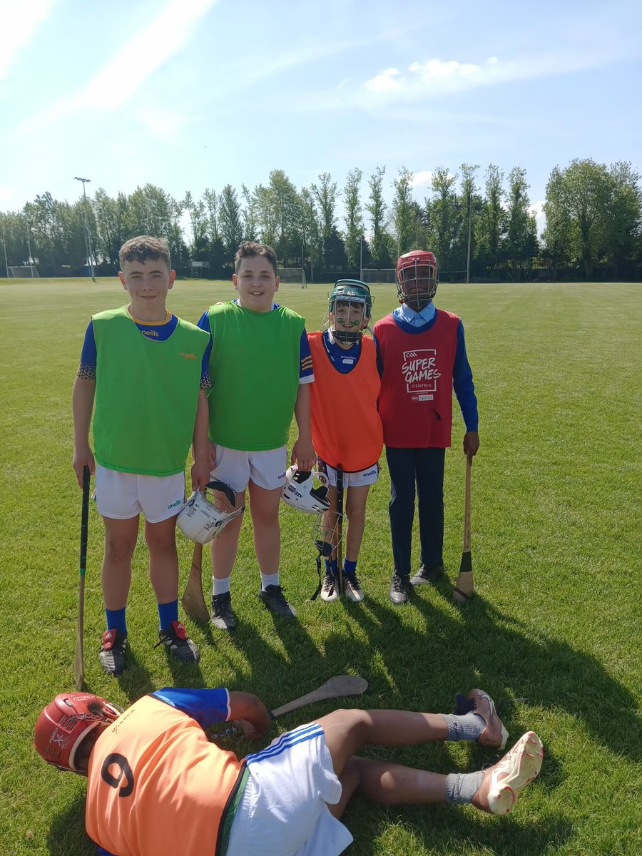 Thanks to the TY students from <a href="/BanagherCollege/">BanagherCollege</a> for organising a great hurling/Camogie blitz last week. Our 6th Class pupils got to meet lots of children from other schools.