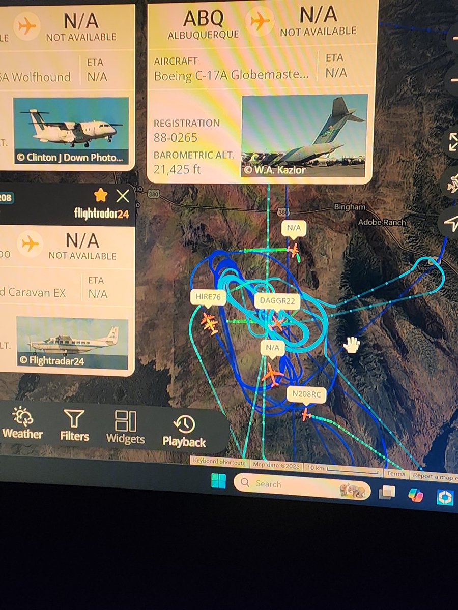 norb420's tweet photo. 9)#AE6E80 as #DAGGR22
#A1AFEA as #BOE8BX 
#A1B135 as #N208RC 
#A2A47D as #N27DQ 
#AE0941 as #00000000/#SHABA1
#AE07CB as #HIRE70/#HIRE76 
#AE07FF as #HIRE75

DAGGR22, BOE8BX and N208RC start the night's fun. N208RC was up first and worked the northern border of WSMR at 8,975 feet. BOE8BX from KSAF flew a boomerang shaped pattern starting out at 10,475 feet then moved up to 12,475 feet.

N27DQ came down a bit later with the HIRE flight from KABQ. N27DQ flew at 9,000 feet and flew a rectangular pattern. Shaba flying under the a Constant Phoenix hex, flying at varying altitude near 24,500 feet and a dog leg pattern and few others. 

The C-17's were all over the range at around 21,500 feet. It was a different C-17 as HIRE76 tonight. The other night it was a Pittsburgh one tonight were both McChord birds. HIRE76 maybe having issues as they're currently flying a racetrack pattern at 12,900 feet in-between Albuquerque and Santa Fe.