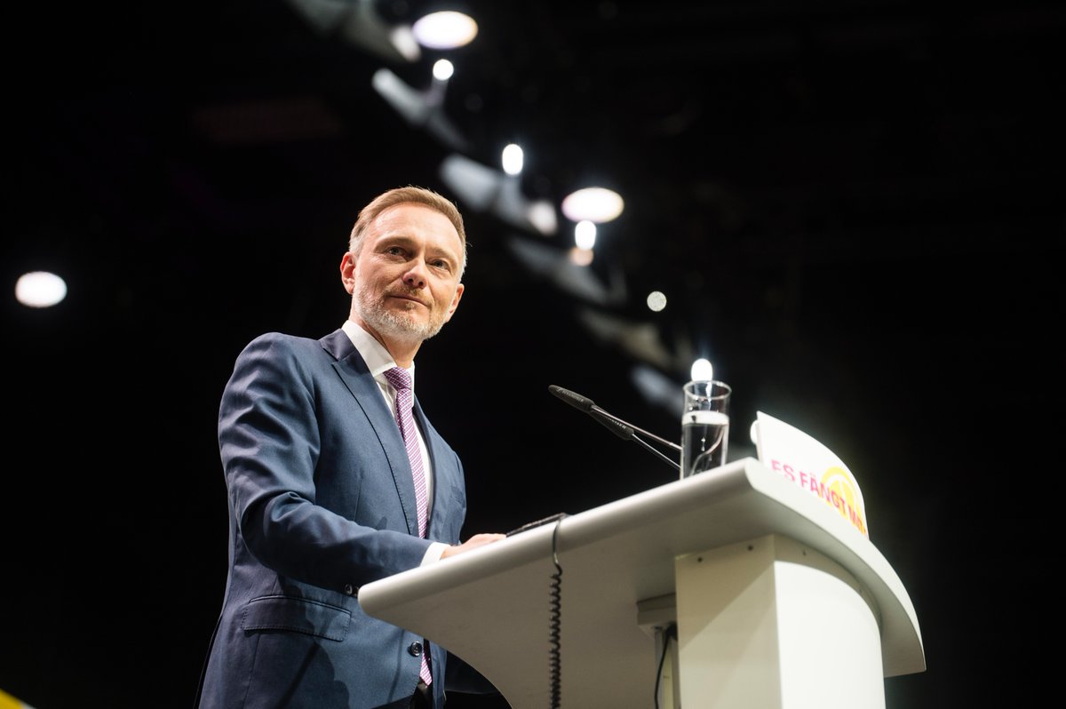 „Vor uns liegt eine Phase der Erneuerung, und das liegt nicht nur an der Wahlniederlage. Der Liberalismus ist weltweit in der Defensive“, so <a href="/c_lindner/">Christian Lindner</a>. #bpt25 #EsFängtMitDirAn