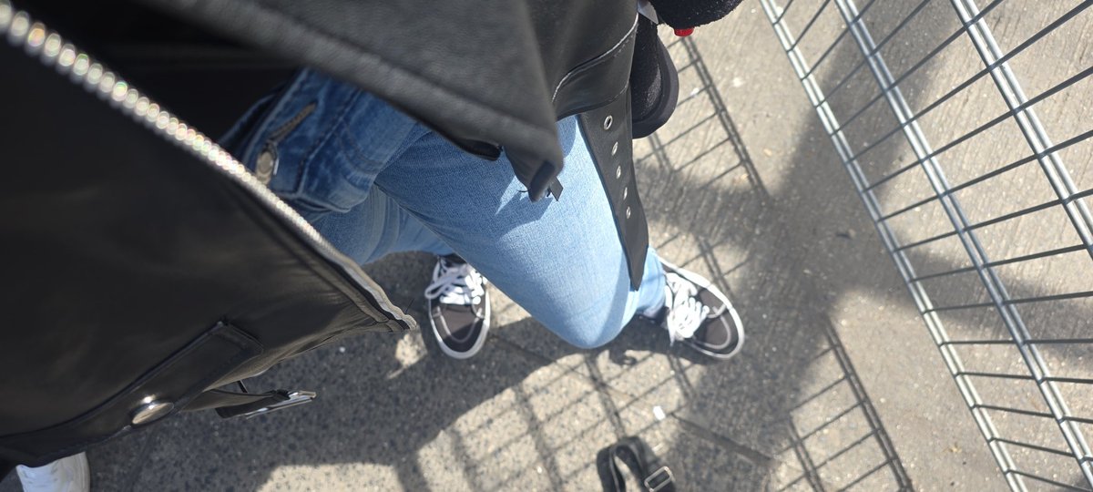 Królowa już na lotnisku !
Wracam robaczki 🫰🫦
#findom