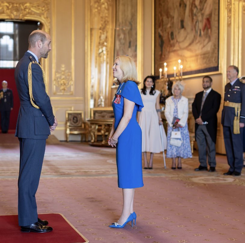 joanneeahmed's tweet image. Still pinching myself! What an incredible honour it was to meet the Prince of Wales and receive my MBE. Feel very proud and so grateful for all the teams inside and outside @DeloitteUK who support all our work between GM and Japan and India @JAPANinUK @MCRIndia @AmbJapanUK 🇯🇵🇮🇳