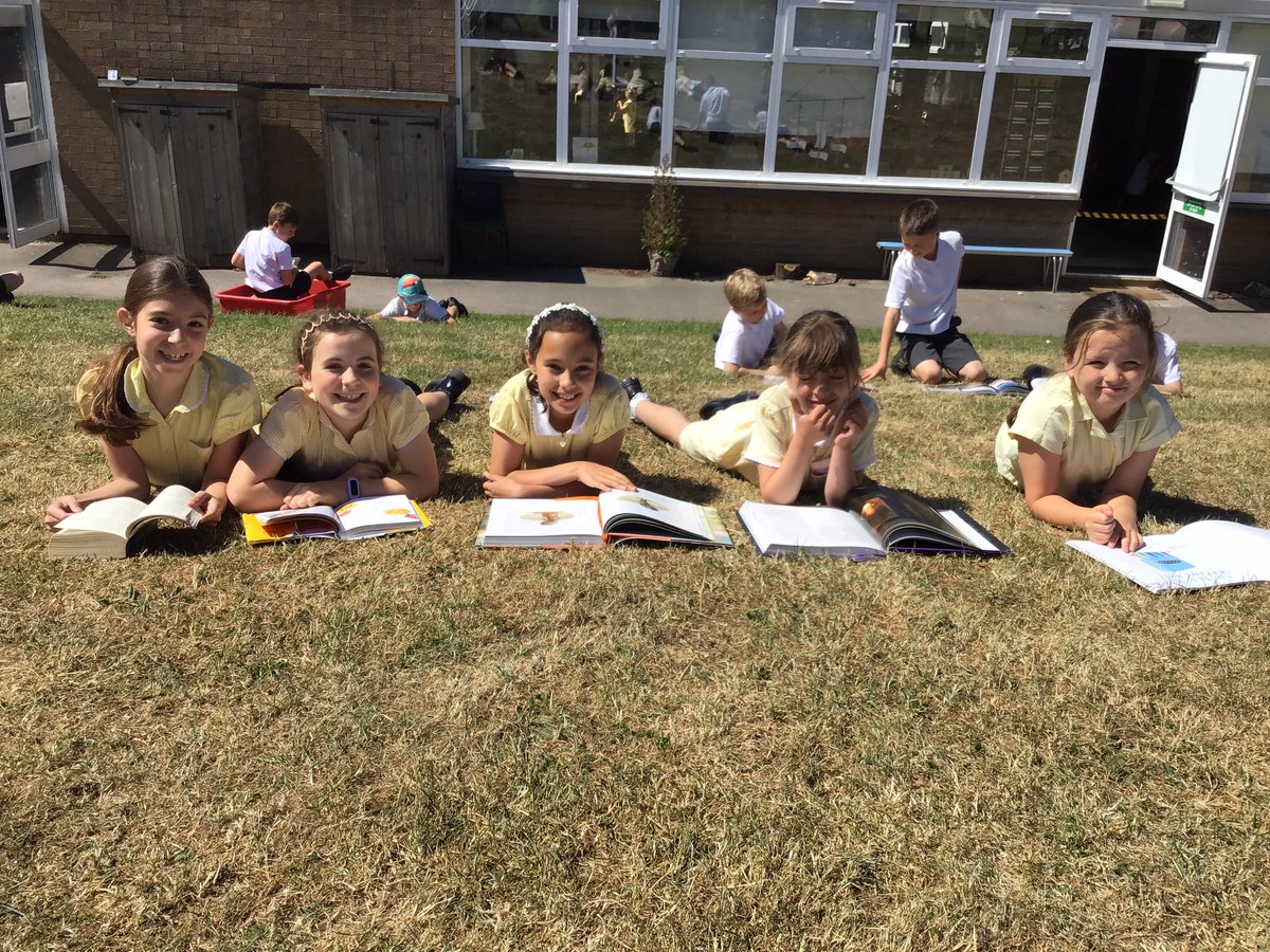 Y4Gayton's tweet photo. For our Pathways to Read session today we took our reading for pleasure outside into the sun. @TheLCUK @GaytonPrimary https://t.co/vESyPuinxg