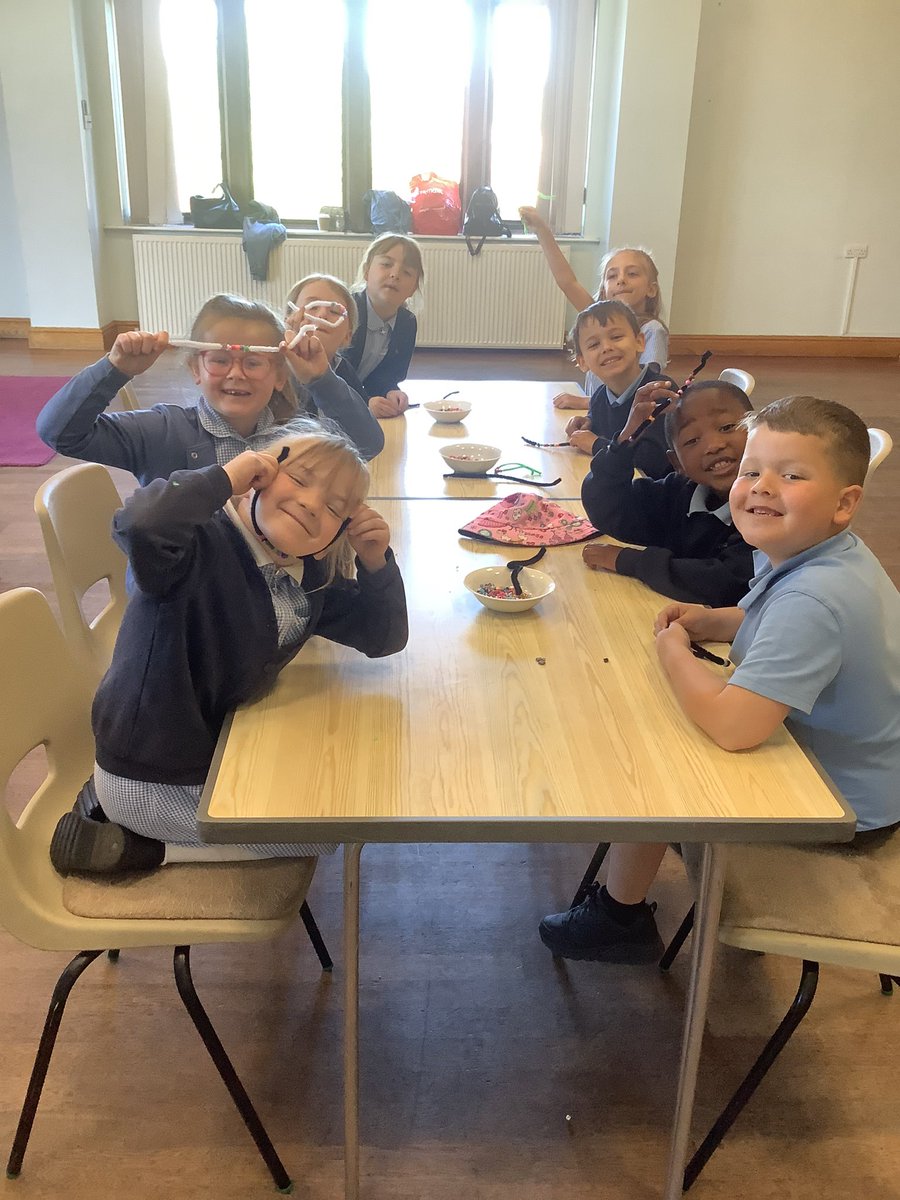 2KG have had a gorgeous morning at St John’s Church, learning all about stained glass windows, the history of the church and all the important items in a church! #ThattoPrim_RE