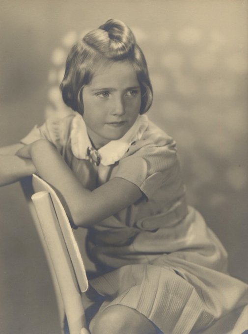 AuschwitzMuseum's tweet image. 16 May 1931 | A Czech Jewish girl, Hana Bradyová, was born in Nové Město na Moravě.

She was deported from #Theresienstadt Ghetto to #Auschwitz on 23 October 1944. She was murdered in a gas chamber after the selection.