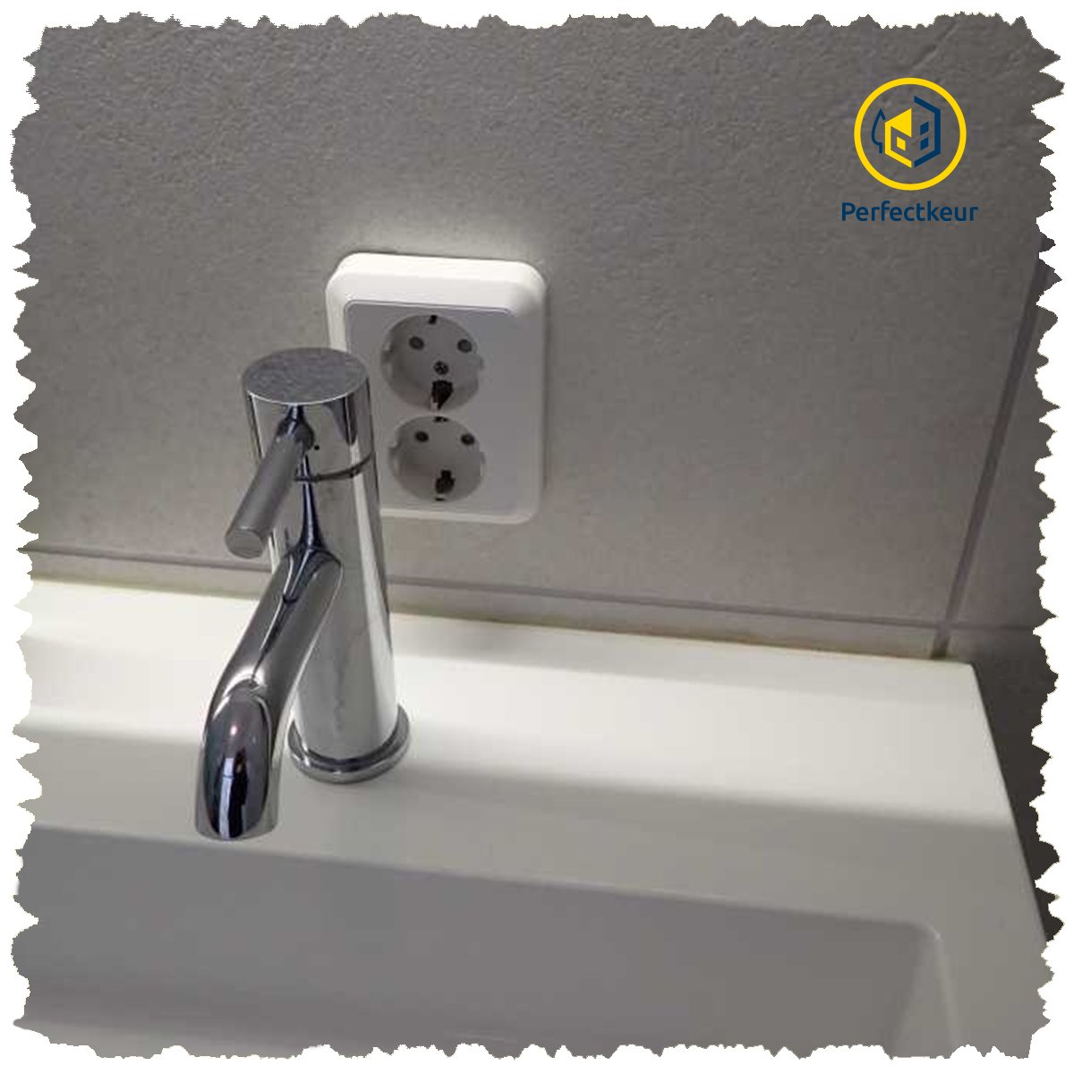 Hoezo te dicht bij het water?🔌

#bouwkundigekeuring #veiligheid
#oogvandemeester 
#houvolhetisbijnaweekend
#fijnweekend