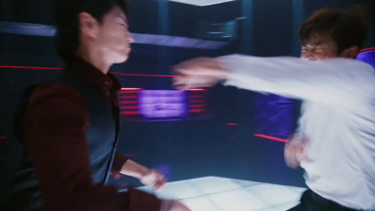 zorohyung's tweet image. #SharkTheStorm ini lanjutan dari film Shark The Beginning, ya ceritanya tentang kelanjutan si cha woosol setelah keluar penjara, isinya berantem doang wkwkwk nambah ada cewenya (gelud juga wwkw)

plotnya standar menurutku, emg isinya mau nunjukin action boxing sampe berdarah2