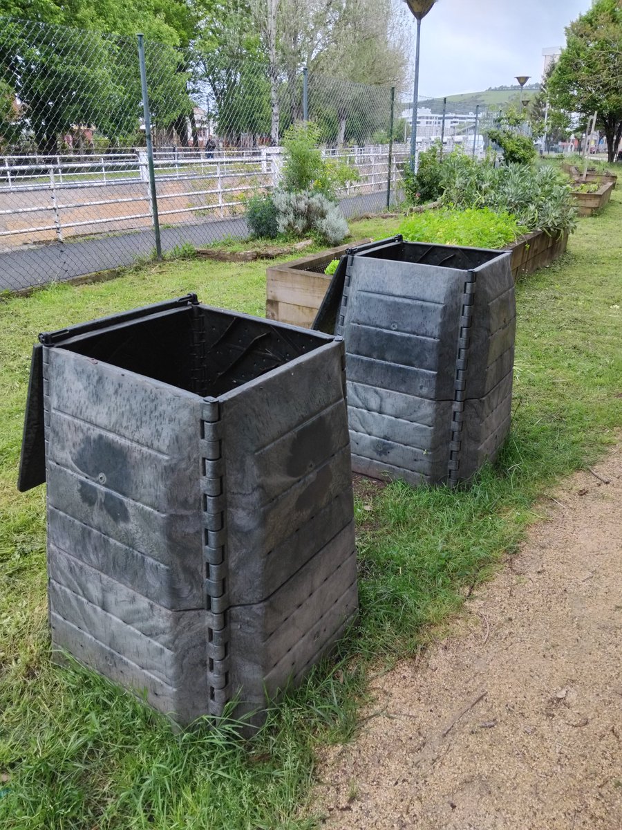 🌍♻️Urola Kostan konposta egiten da! Horren adibide dira eskualdeko ikastetxeak; izan ere, gero konpost hori beraien baratza eta lorategietan erabiltzen dute.👩‍🌾🌱

#zisare #konpostajea #eskolakonposta #auzokonposta #ekonomiazirkularra