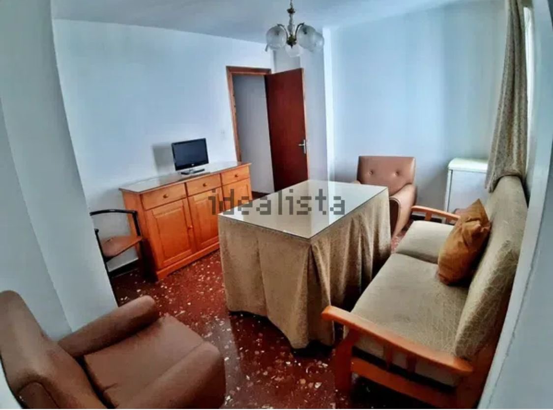 folch_miriam's tweet photo. 🌼SE BUSCA COMPAÑERX DE PISO GRANADA🌼
somos tres chicas de bellas artes y arquitectura de cuarto año, buscamos una cuarta compi para nuestro piso, somos sociables, nos gusta hacer vida en común, lgtbi friendly(zona gran capitán 250€ al mess) https://t.co/mWah6mljOG