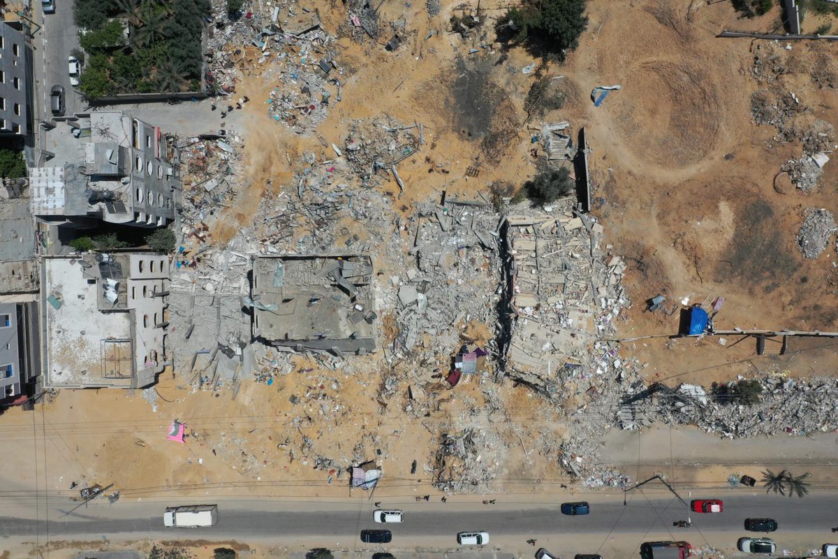 “Did humanitarian law die in Gaza?”

Read Vincent Chetail’s powerful reflection on the limits of legal protection in today’s conflicts, now available in English on our website:

🔗 graduateinstitute.ch/communications…

#Gaza #HumanRights #IHL #GenevaGraduateInstitute