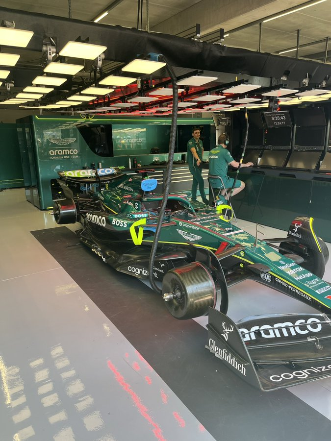 alonsofedaisi's tweet photo. Aston Martin, yılın EN ÖNEMLİ EN BÜYÜK güncellemesini Alonso yerine FP1'de Stroll'e denetecek.

KOMEDİ https://t.co/Of4AHLW3Im