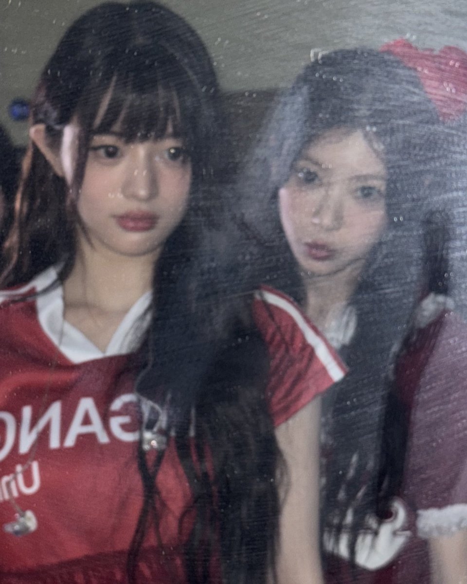 ILLIT_twt's tweet photo. 🔥+❤️=❤️‍🔥 #ILLIT #아일릿 https://t.co/L1EgC924V3