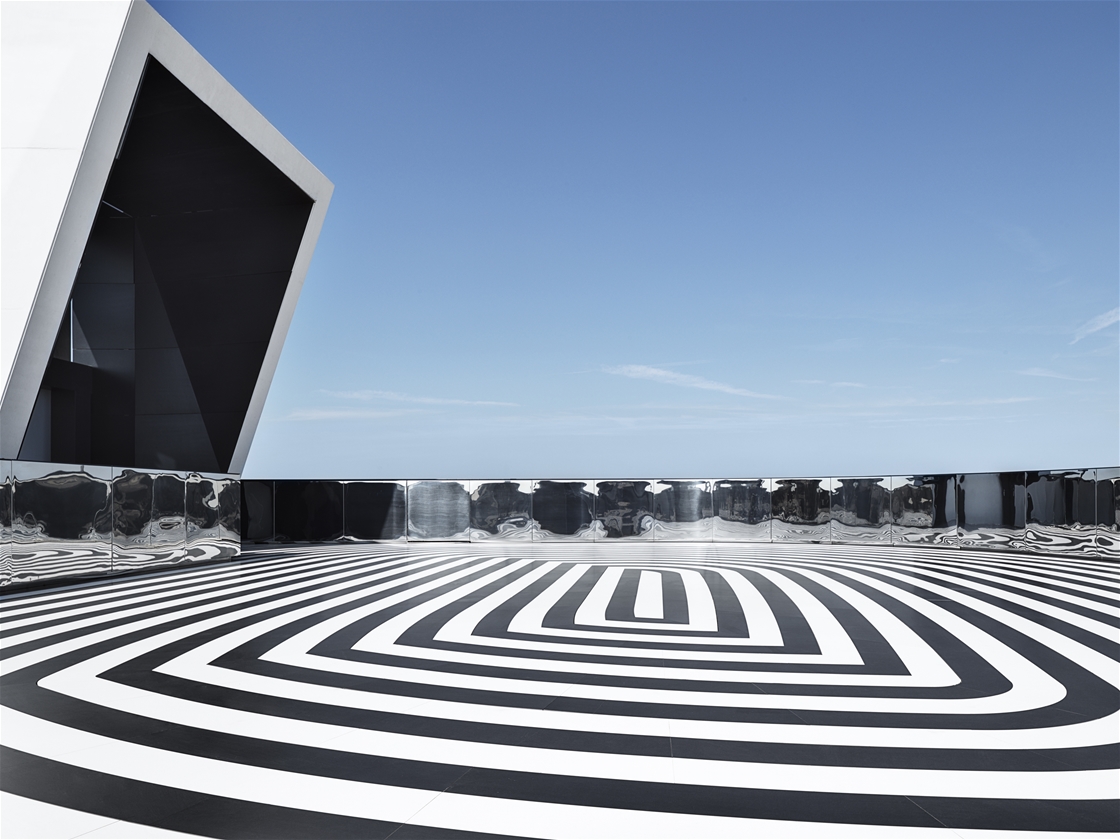 🇮🇹 Anteprima Italiana 🇮🇹 di REFLET DANS UN DIAMANT MORT alla FONDAZIONE PRADA in Milano il 24 di Maggio con Fabio Testi &amp; Hélène Cattet + Bruno Forzani !!