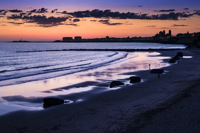 📚"Con cien cañones por banda...." seguro que te sabes #LaCancióndelPirata enterita, pero tal vez no sepas que su autor, Espronceda que nos dejó #TalDíaComoHoy, es el más destacado poeta #romántico español, y que hoy puede ser un #buen día para #leerlo
#CancióndelPirata