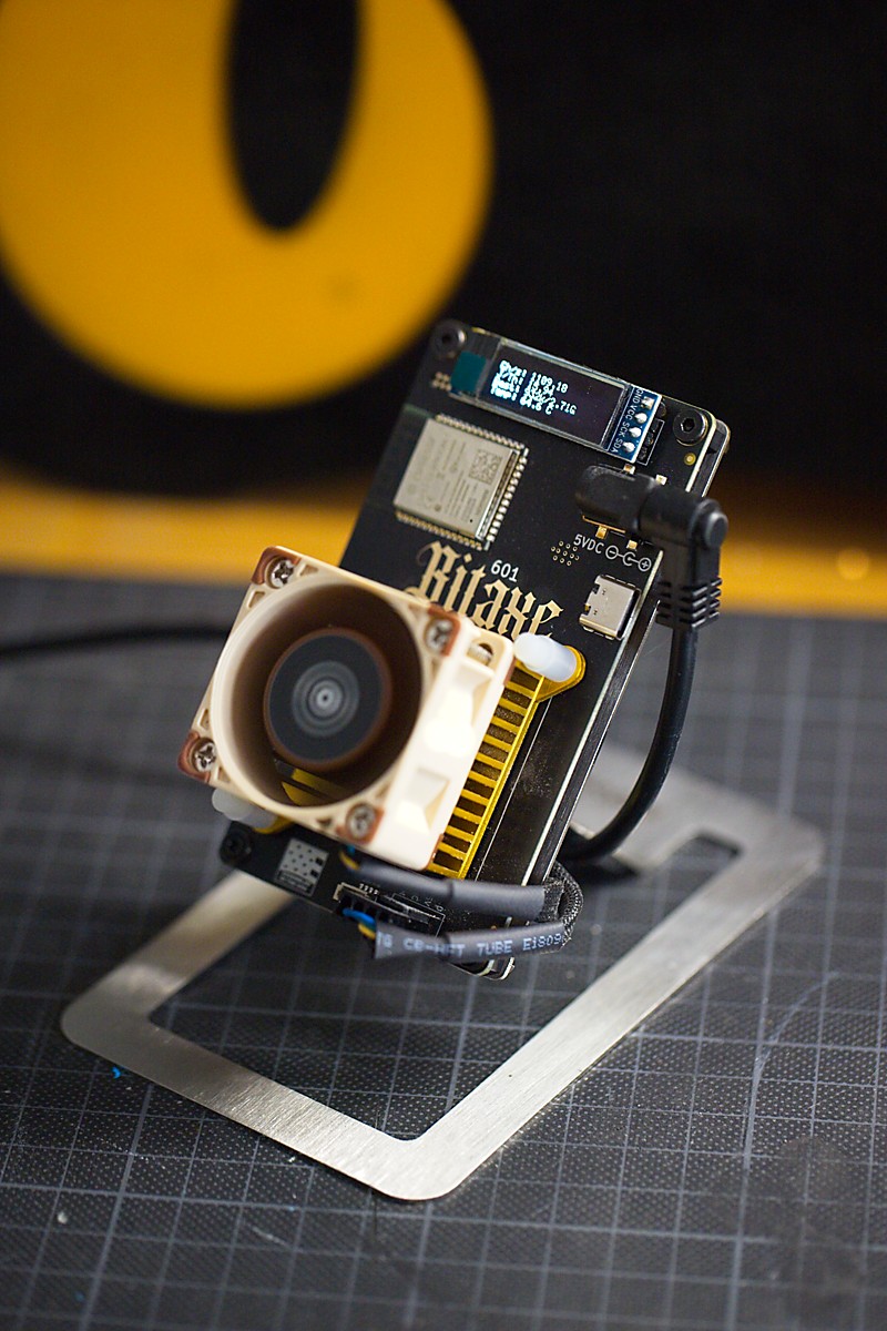 KanutoTakumi's tweet image. 🎁 Giveaway of 2 RIGAMI Bitaxe stands 🎁

how can you take part?

- follow me
- like this post
- tag a friend who should get the 2nd stand.

as an extra I will engrave your logo or name or whatever you want on the stand. 👀👀👀

Bitaxe not included. Ends at block time 897300