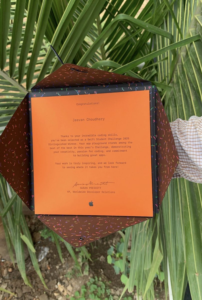 Jeevan2421's tweet photo. Today made! Just received my #SwiftStudentChallenge 2025 Distinguished Winner certificate. Feeling super grateful—thank you, @Apple!🙌✨ https://t.co/lb5tgW6Ek2