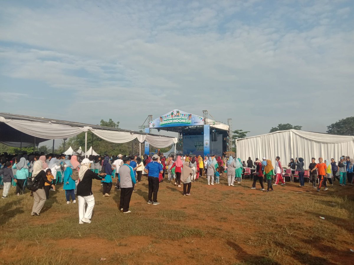 #TPPBersamaMenteriDesa

Deklarasi gerakan desa peduli sampah

#TPPBersamaMenteriDesa

<a href="/prabowo/">Prabowo Subianto</a>
<a href="/YandriSusanto27/">Yandri Susanto</a>
<a href="/ArizaPatria/">Ariza Patria</a>
<a href="/taufikmadjid71/">IG : taufik.madjid</a>
<a href="/kemendespdt/">#BangunDesaBangunIndonesia</a>
<a href="/bpsdmkemendesa/">Bpsdm Kemendesa</a>