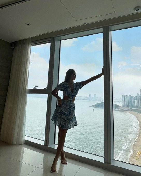 In fact, people who love beauty are just in love with themselves.