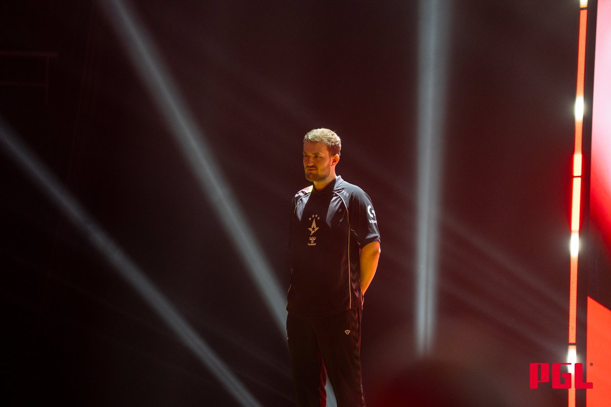 AstralisCS's tweet photo. ⭐️⭐️⭐️⭐️⭐️ https://t.co/GBTb7ZQtCH