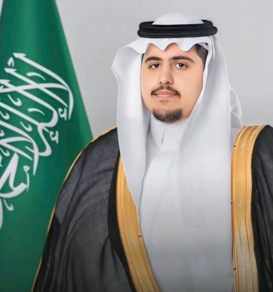 يسرني ويسعدني أن أزف أجمل التهاني والتبريكات لأخي الغالي  د : سلطان بن مطلق العتيبي  بمناسبة حصول إبنه  د : عادل   على درجة البكالوريوس تخصص الطب والجراحة العامه ، متمنيا ً له دوام التقدم  . 
 #يوم_الجمعه
#الاتحاد