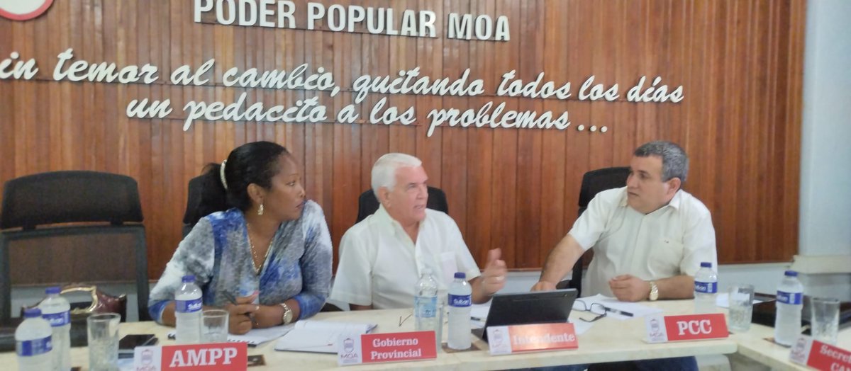 Visita Moa Félix Martínes, presidente de la Comisión de Asuntos Económicos de <a href="/AsambleaCuba/">Asamblea Nacional Cuba</a> para constatar el desarrollo del municipio el desempeño de los rublos exportables, la producción de Níquel y la creación de un parque Científico-Tecnológico. #VamosPorMás
