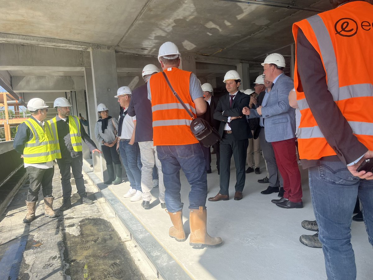 AndreMARTIN126's tweet image. Dans un an @paysdelaloire réceptionnera un nouveau lycée à #StPhilbertdeGrandlieu - une construction exemplaire sur le plan énergétique et environnemental dont nous avons découvert l’état d’avancement ce matin @JohannBoblin @SandraImperiale Stephan Bauge @AimerAgirPDL