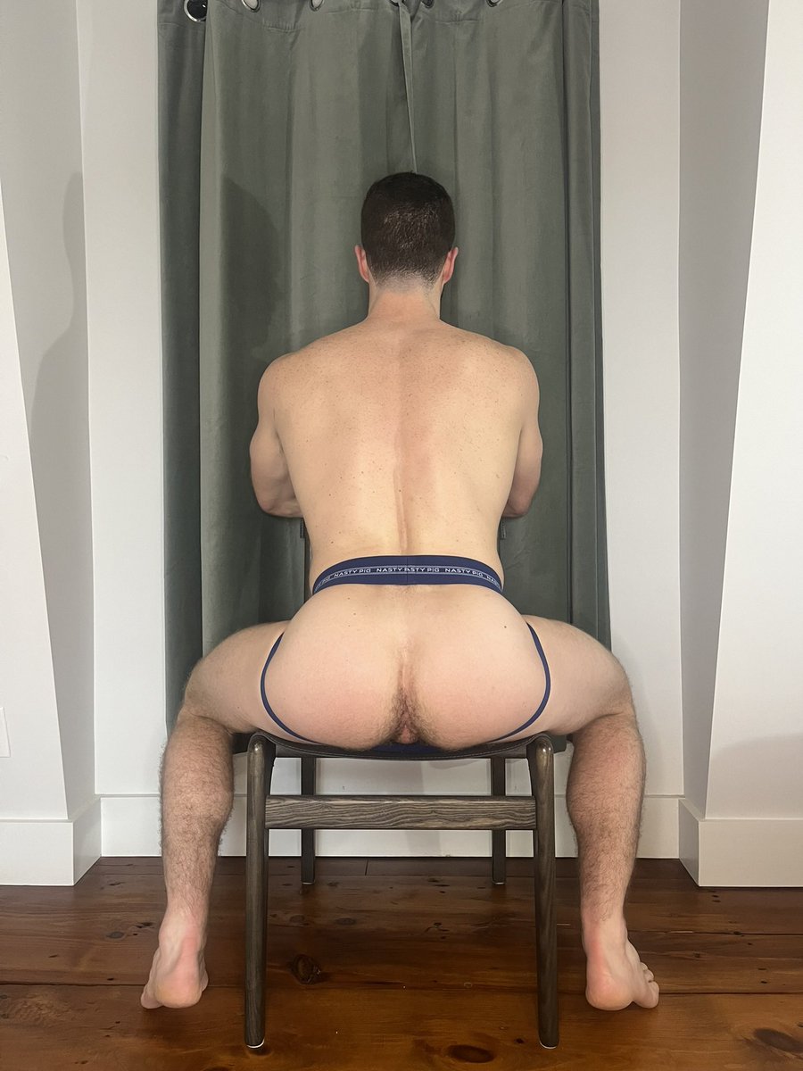 Patiently waiting for daddy 😏