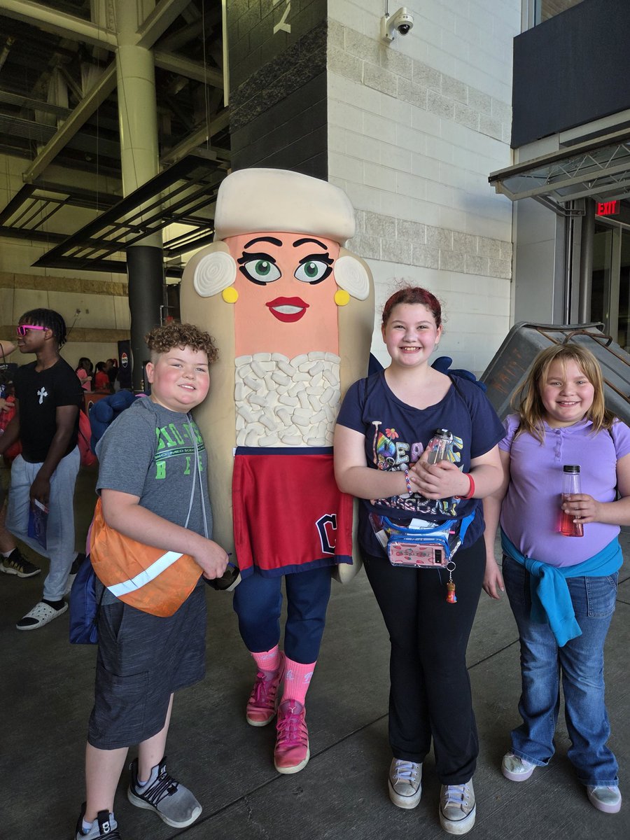 nellybean0710's tweet photo. Had so much fun with the 4th grade @biomedacademy class at the @CleGuardians Stem day. 
#ourBMSA https://t.co/cd0T6GIS98