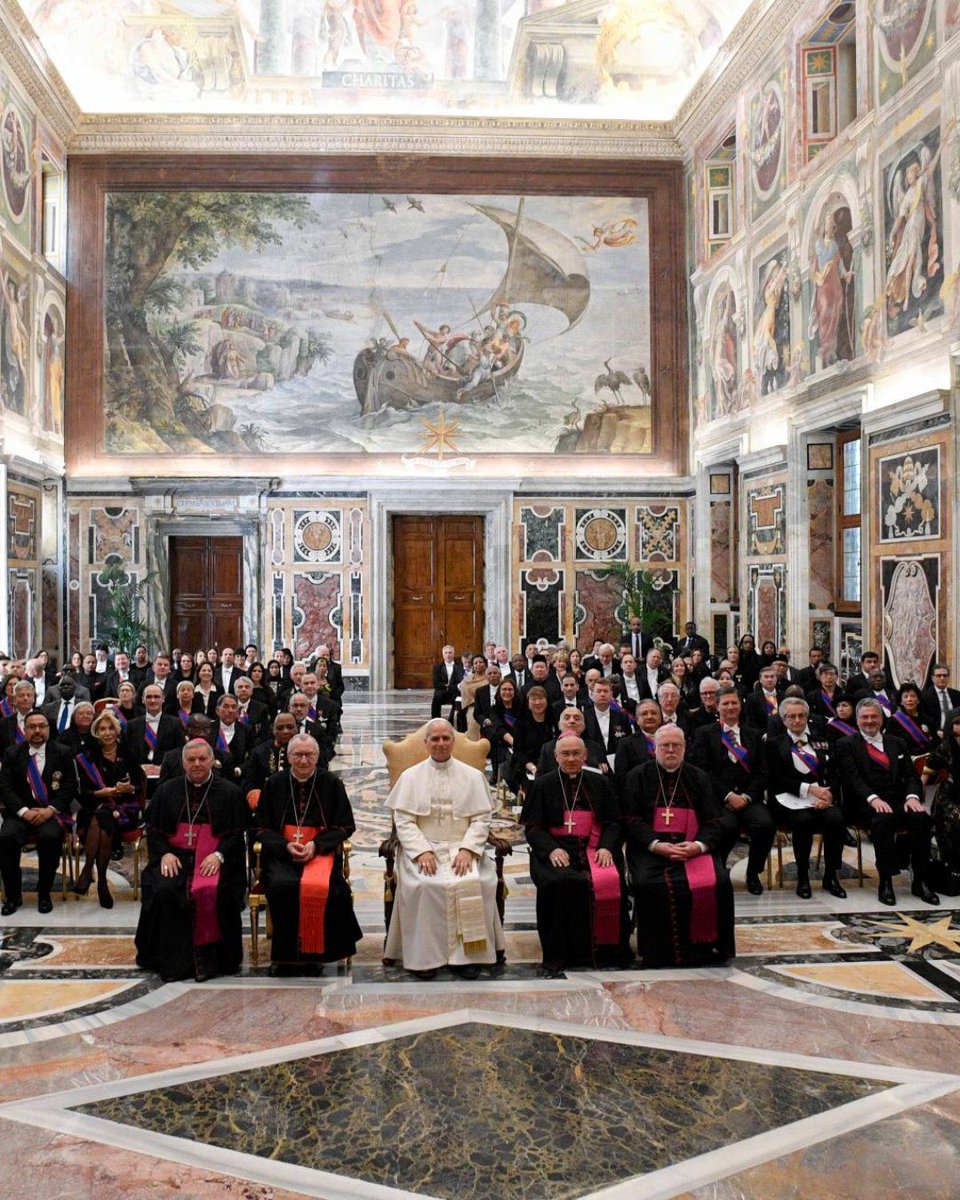conclave2025's tweet photo. Imagen de la recepción del Santo Padre León XIV a los diplomáticos acreditados ante la Santa Sede. Importante la cercana presencia de Parolin en este inicio del pontificado.

#LeónXIV #PapaLeoneXIV #HolySee #Vaticano #Cardenales #Conclave2025 https://t.co/flpU9sXvyR
