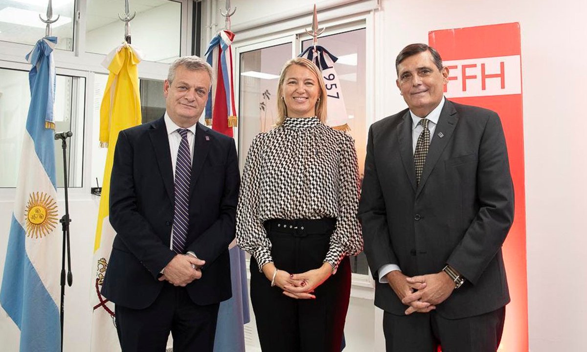 NUEVA DECANA. La licenciada de Comunicación Social, María Milagros Vigil asumió la la conducción de la <a href="/FFyH_UCSF/">Fac. de Filosofía y Humanidades UCSF</a> de la UCSF por un período de tres años. Conoce en www.elsantafesino sus propuestas y desafios.
