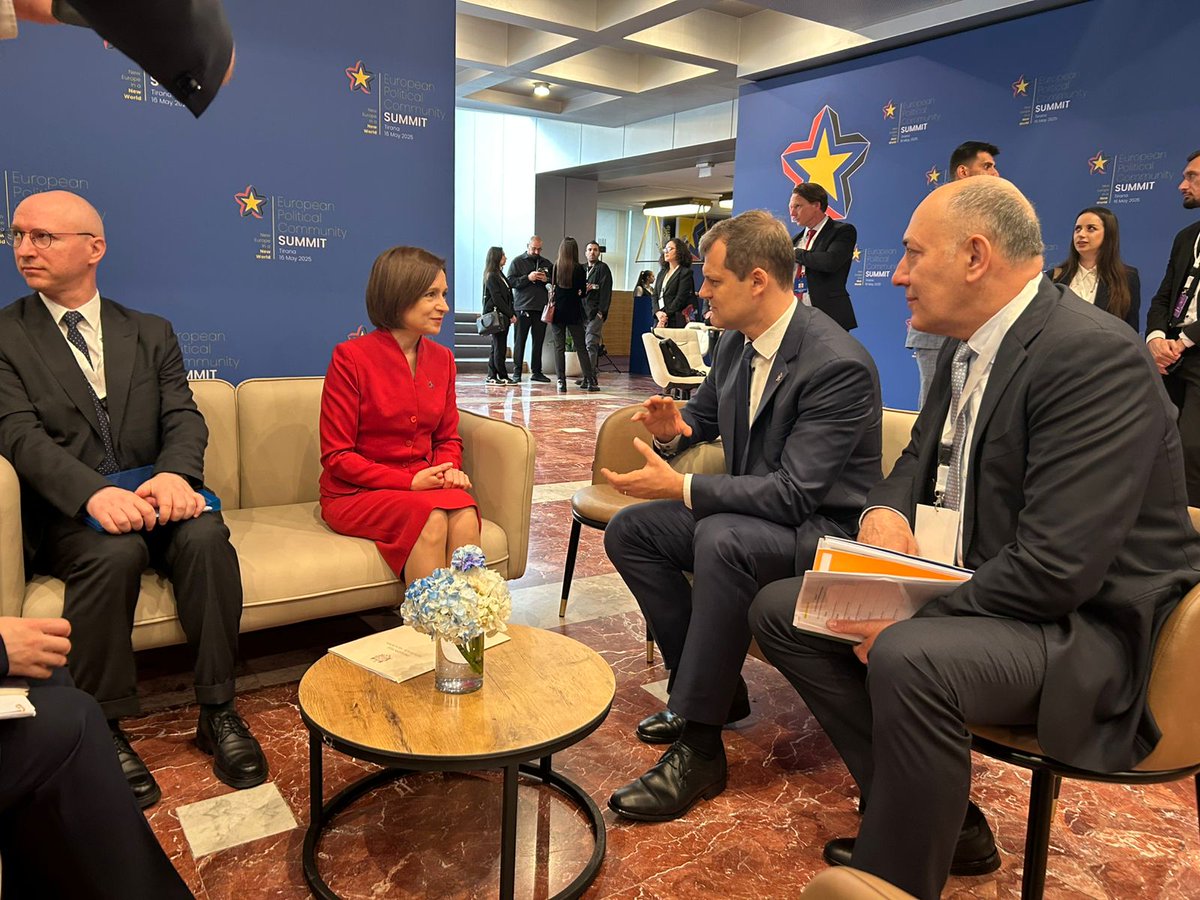 Pleasure to meet <a href="/sandumaiamd/">Maia Sandu</a> on the sidelines of #EPCTiranaSummit. 

Lithuania's support for Moldova's EU path, implementation of the reform agenda, and resilience building is steadfast and unwavering. 

Looking forward to deeper discussions on the strengthening of our