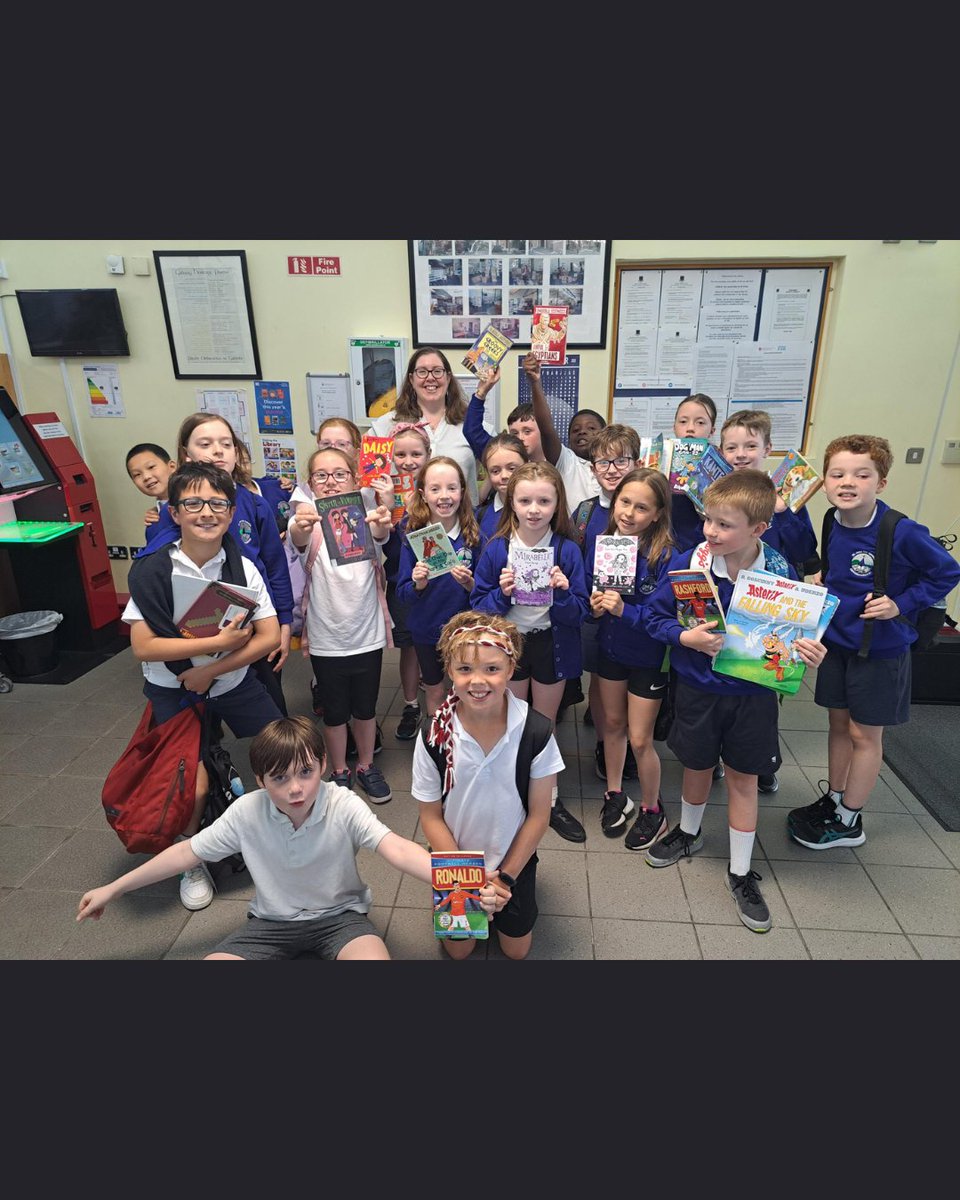 westsidelib's tweet photo. 3rd class from Knocknacarra N.S visited us this morning, and had a great time listening to stories and finding some amazing new books to borrow. Hope you enjoy them everyone!
#ClassVisit #AtYourLibrary #LoveGalwayLibraries https://t.co/ICkyTKwrXw