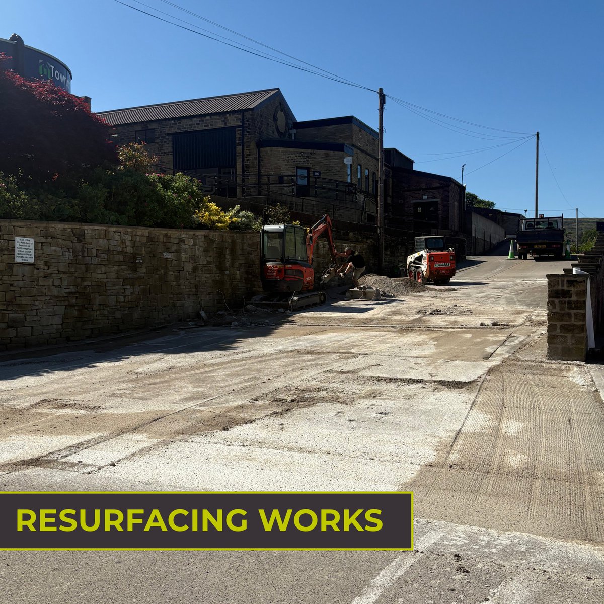 TowndoorLtd's tweet image. 🚧 Resurfacing Works Today 🚧

Please be aware that resurfacing works are taking place today on J Block ramp in Meltham Mills Industrial Estate! 

#Resurfacing #MelthamMills #JBlock #Towndoor #CommericalLandlord #AlwaysImproving