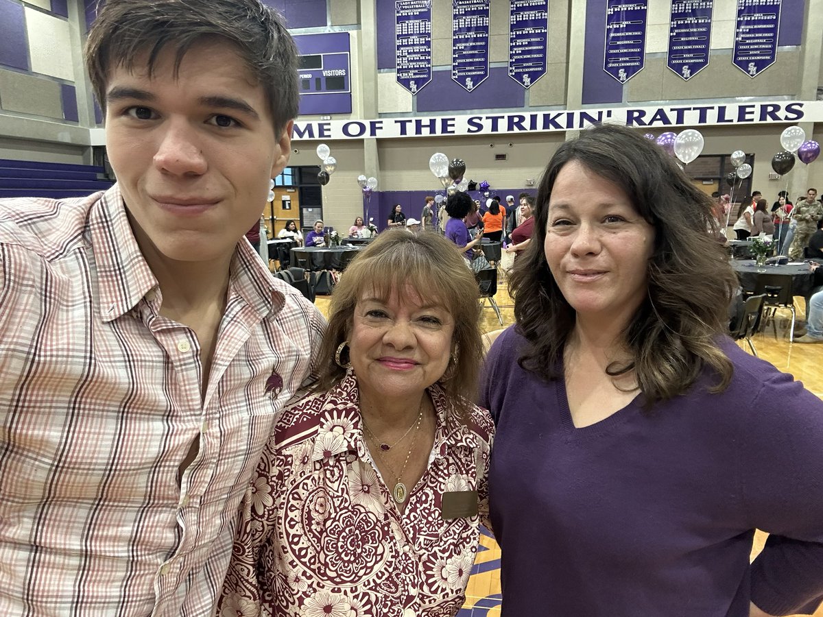 valle_dr's tweet photo. Decision Day at San Marcos High School …from Rattlers to Bobcats.
Among the new students Temo Ramirez … I was his Mom Natalie’s teacher  in Elementary!
Welcome! https://t.co/oSjzd4pOjI