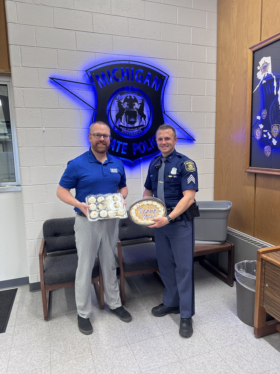 I stopped by the Michigan State Police Negaunee Post in our #CommunityHeroes salute for police officer appreciation week. I am with MSP Sargent Kody Carlson <a href="/MSPEighthDist/">MSP Eighth District</a>