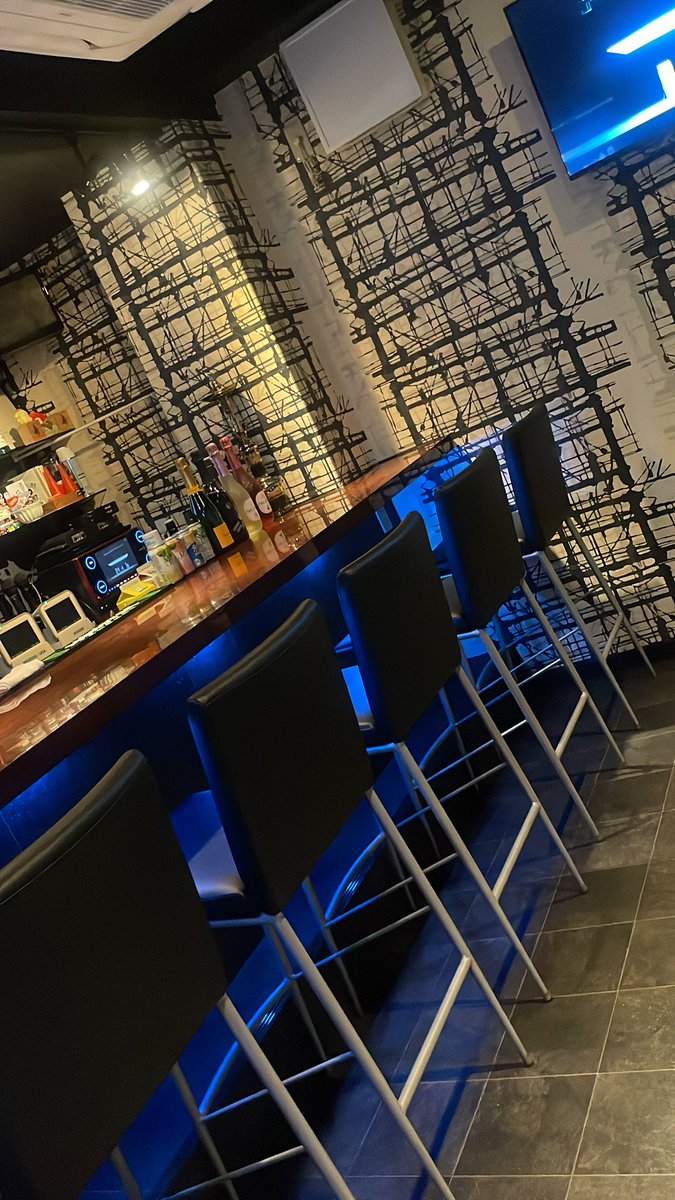 オープンしました‼️

ご来店お待ちしております😁✨

#大阪 #ミナミ #宗右衛門町  #難波 #心斎橋  #道頓堀  #BAR  #二次会  #カラオケ  #飲み放題  #シーシャ  #シーシャバー