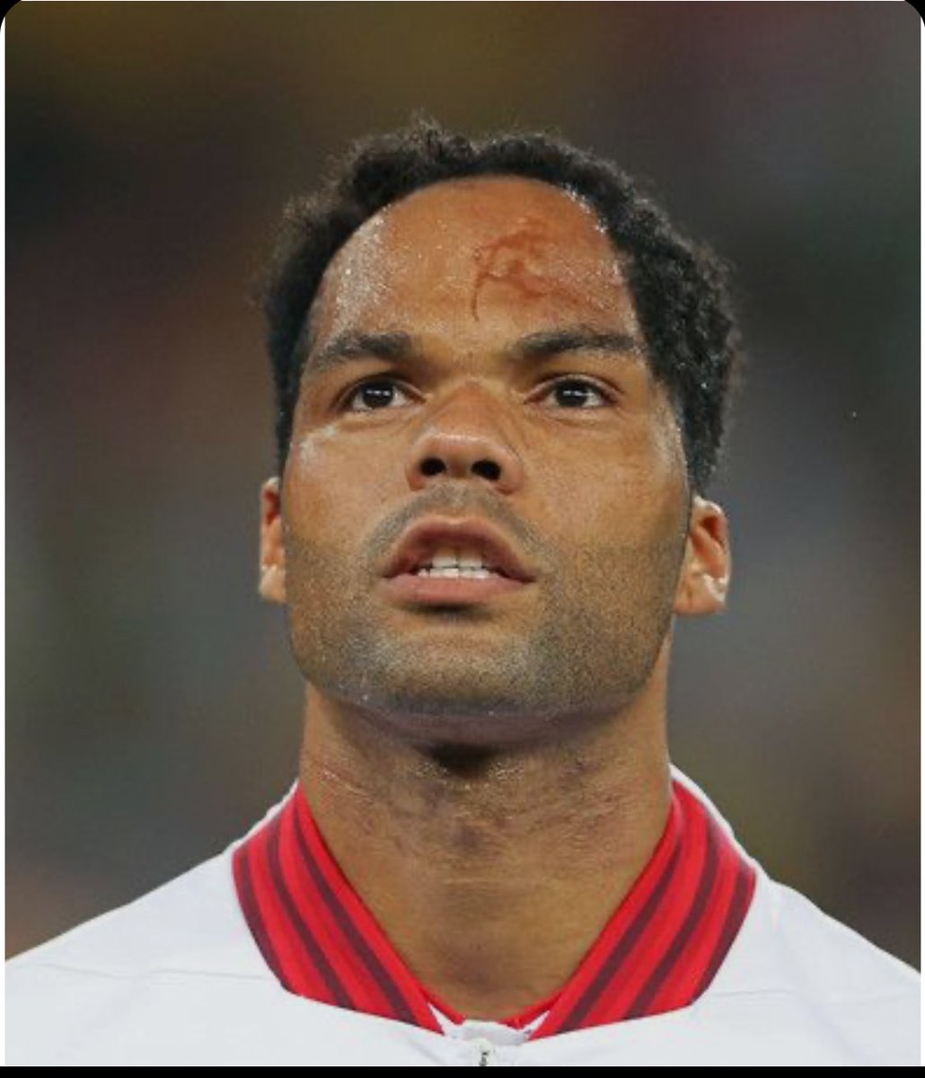 Hamking90's tweet image. "Did you know Joleon Lescott's Premier League stats? 273 games, 22 goals, and some impressive honors! He played for Everton, Man City, West Brom, and Aston Villa, winning 2 Premier League titles, FA Cup, and League Cup with City! #JoleonLescott #PremierLeague #ManchesterCity"