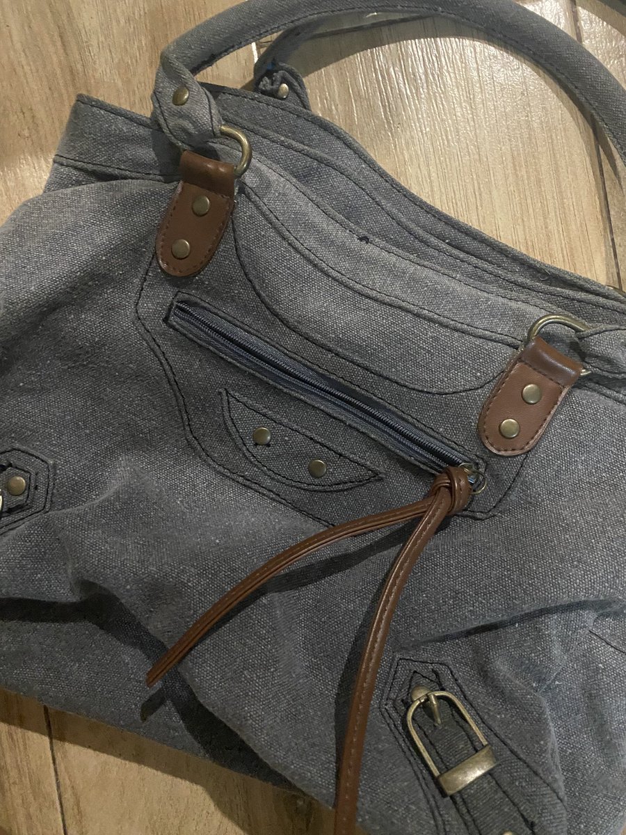 got this bag from the ukay hehe watch me rant about shoulder pain