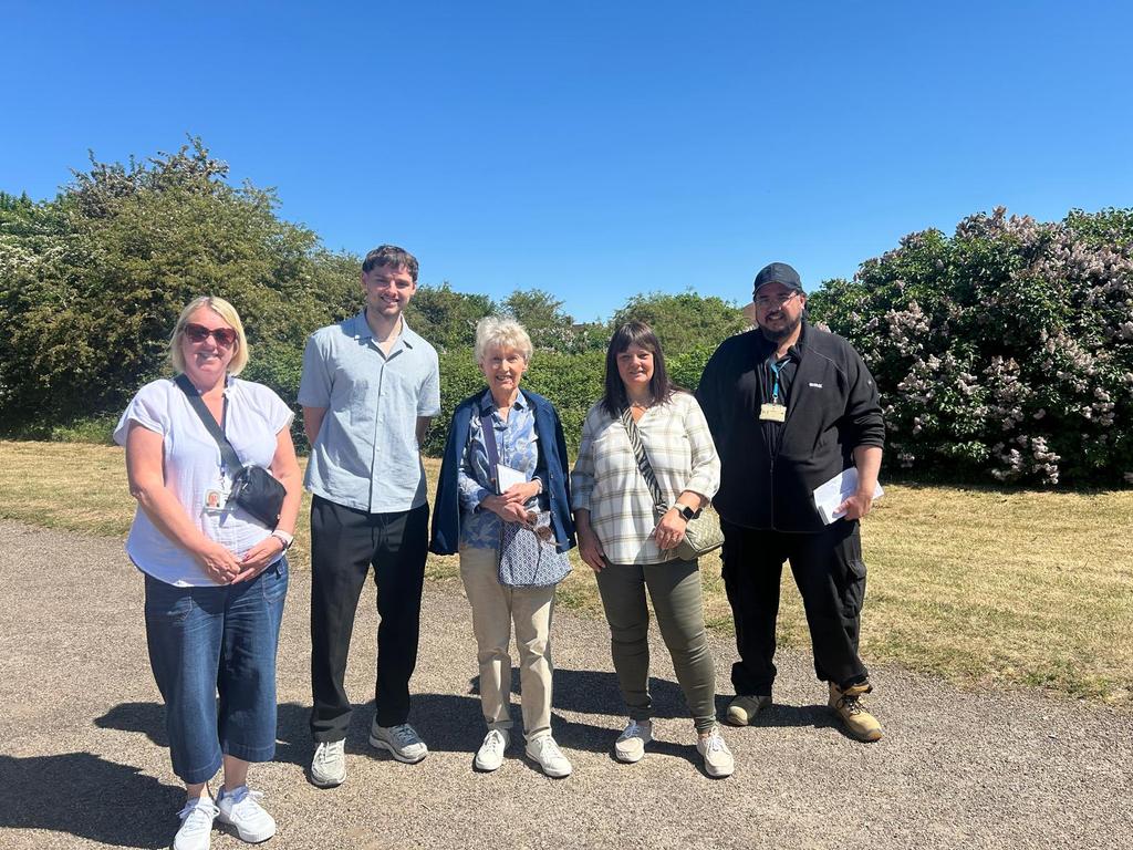 Cllr Marje Bridle (@cllr_bridle) on Twitter photo Out in Tille Cross park with <a href="/tcrnf/">TCRNF - Tile Cross Residents Neighbourhood Forum</a> &
<a href="/BhamCityCouncil/">Bham City Council</a> <a href="/liambyrnemp/">Liam Byrne MP</a> Assistant exploring outdoor gym sites. More resident Action! Out in Tille Cross park with <a href="/tcrnf/">TCRNF - Tile Cross Residents Neighbourhood Forum</a> &
<a href="/BhamCityCouncil/">Bham City Council</a> <a href="/liambyrnemp/">Liam Byrne MP</a> Assistant exploring outdoor gym sites. More resident Action!