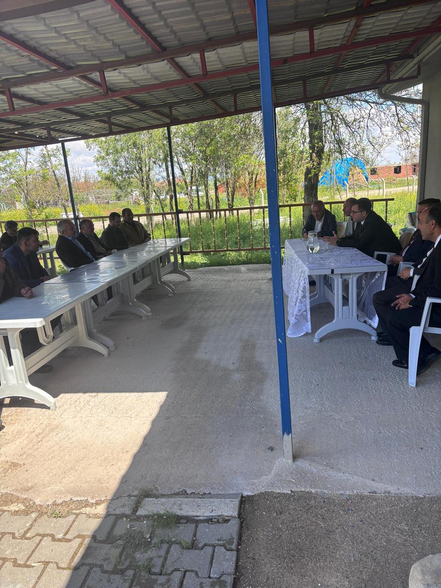 Kaymakamımız Sayın Mehmet Furkan SUMMAK, İlçe Köylere Hizmet Götürme Birliği Müdürü Hacı Kütük ÖZTÜRK, AKP İl Genel Meclis Üyesi Orhan OK, MHP İl Genel Meclis Üyesi Mehmet GÜNER ile birlikte AYVALI köyünü ziyaret ederek vatandaşlarla sohbet etti.