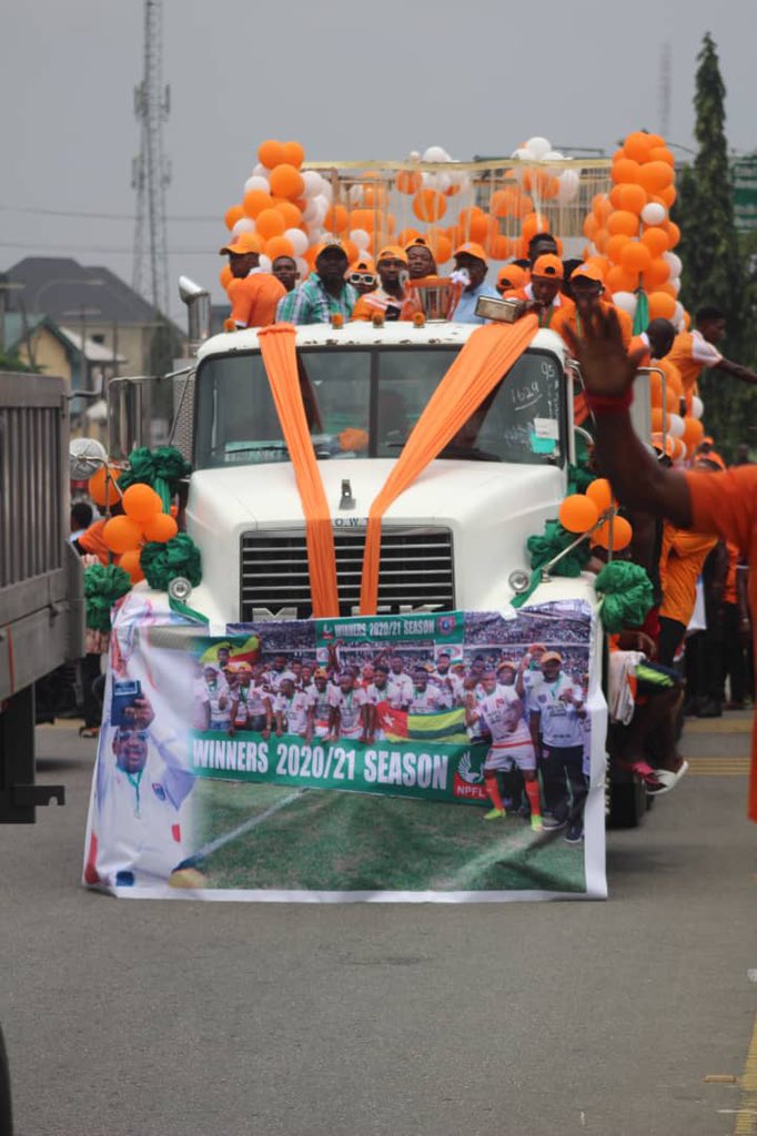 OgaNlaMedia's tweet photo. Trophy Parade in Nigeria:

Rangers - Akwa United - Remo Stars.

What makes the difference? https://t.co/hdF6aSolHx