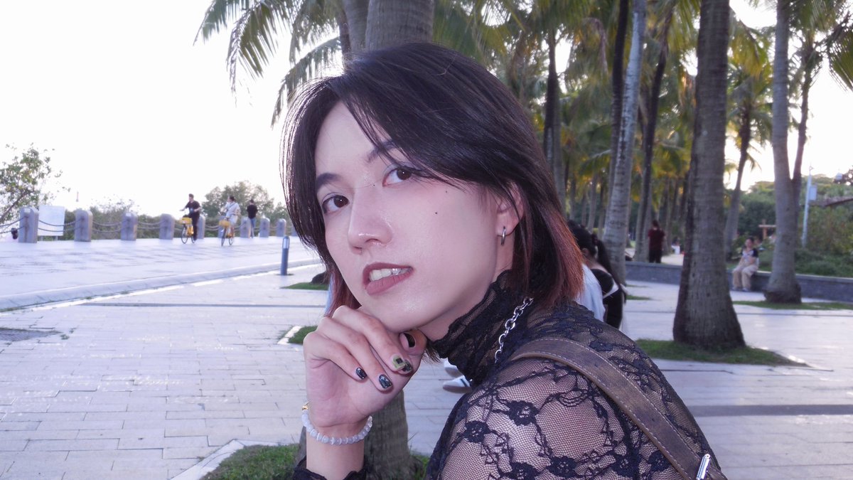 “小狗，我在看着你，你怎么不抬起头来”
#s #4i