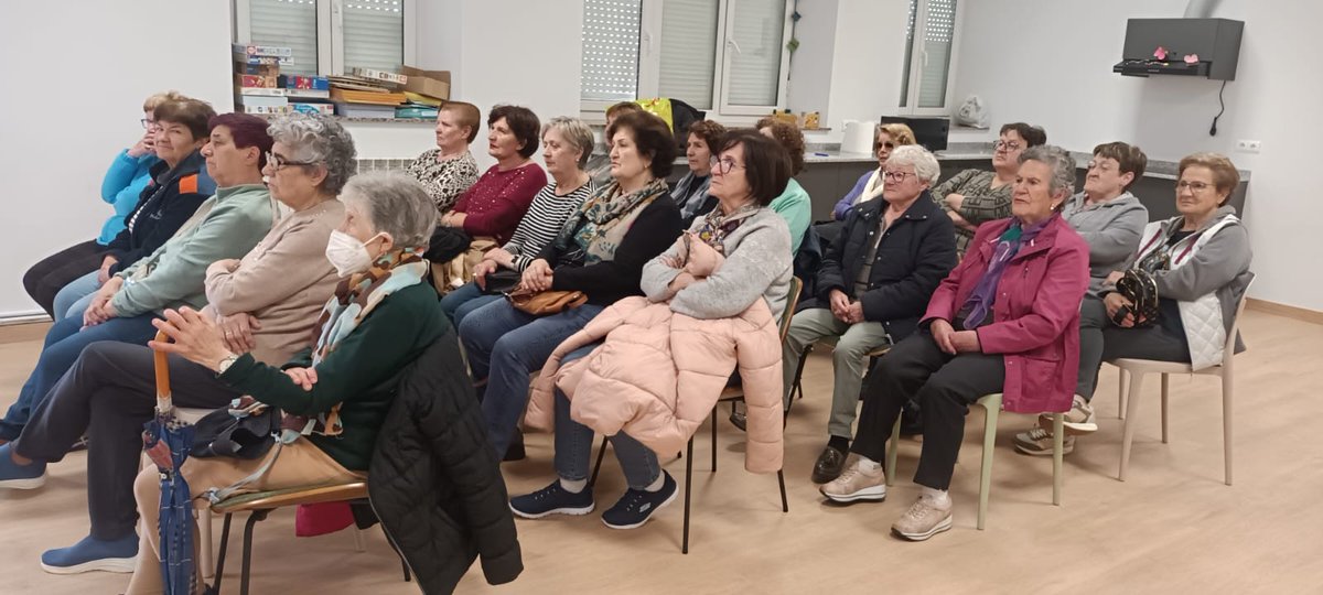 ProgramaViernes's tweet photo. Comunidades participativas y activas. 🤗#ProgramaViernes #Prevención #Comunidad #CampooLosValles #SajaNansa #Cantabria #NextGeneration #FondosEuropeos https://t.co/mQjmuv7QbW https://t.co/OmQNKJjkZF
