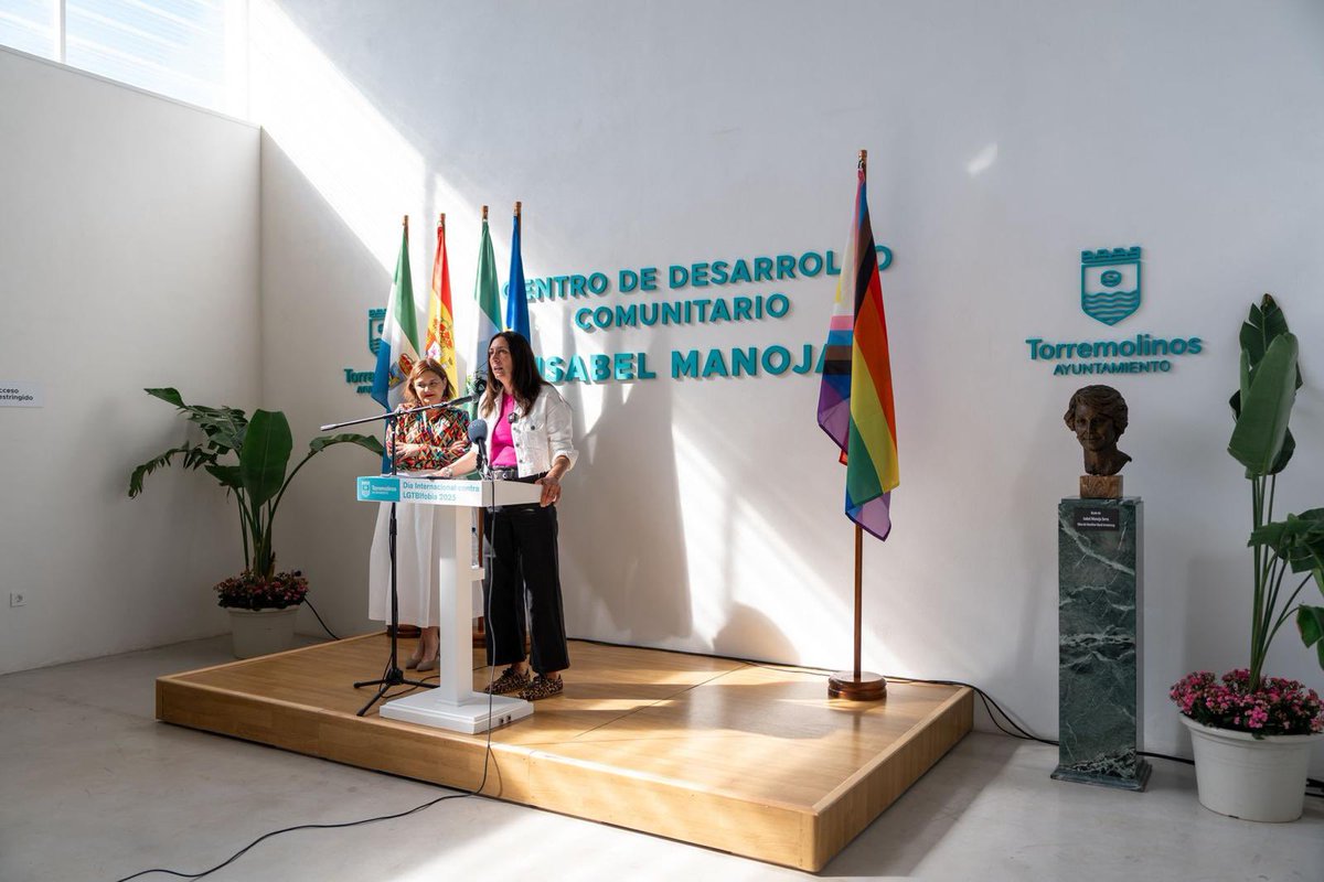 Hoy en el acto oficial de la Junta de Andalucía por el Día contra la LGTBIfobia celebrado en Torremolinos, firmamos un protocolo con el objetivo de impulsar la diversidad sexual y el respeto a las personas LGTBI y agradecemos a la Consejería el gran avance en esta materia.