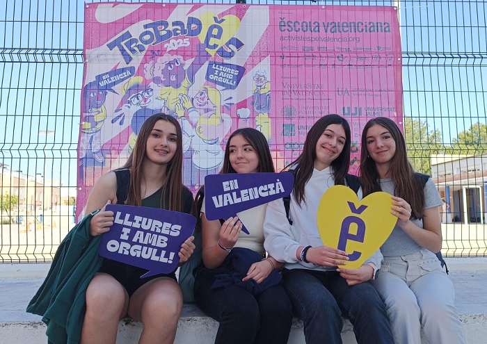 Mil alumnes i docents participen en la Trobada de Secundària Camp de Túria infoturia.com/camp-de-turia/… <a href="/Pau_Andres_/">Pau Andrés</a> <a href="/IsaMBorja/">Isabel Montaner</a> <a href="/aytolliria/">Ajuntament de Llíria</a> <a href="/MeteoBetera/">Meteo Bétera</a> <a href="/Aytobetera/">Ajuntament Bétera</a>