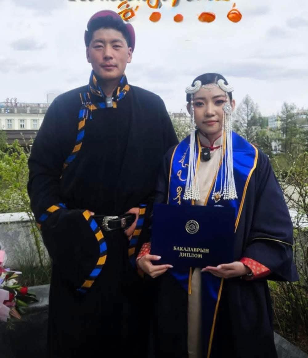 Өнөөдрийн хамгийн гэгээлэг нь энэ 2 маань бна даа❤️❤️